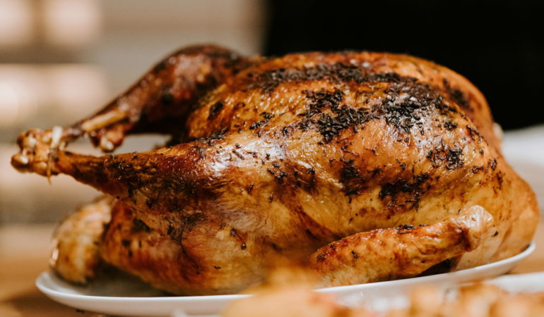 claudio-schwarz-4qJlXK4mYzU-unsplash