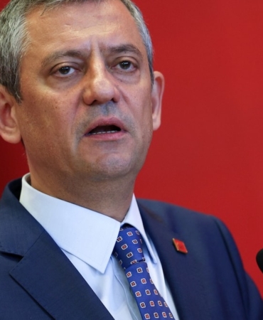 Özgür Özel Milletvekili Çalışma Toplantısında Yerel Yönetimler ve Bütçe Mesajı Verdi