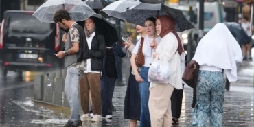 Meteoroloji Uyardı: Sıcaklıklar Düşerken Kuvvetli Yağış ve Sert Rüzgar Bekleniyor