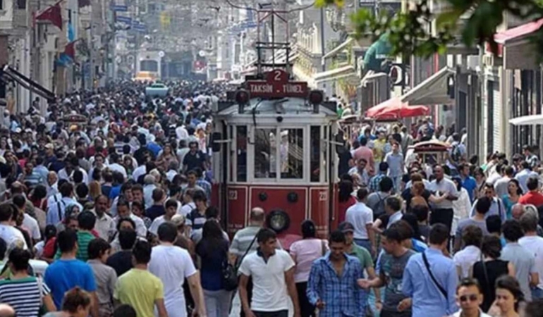 İstanbul'un Tarihi Meydan ve Caddelerinin Roma'dan Günümüze Uzanan İsim Serüveni