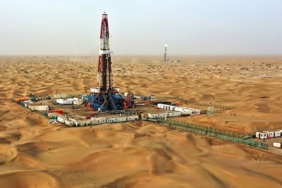 Taklamakan Çölü'nde 8 bin metreyi aşan derinlikten rekor petrol ve gaz üretimi