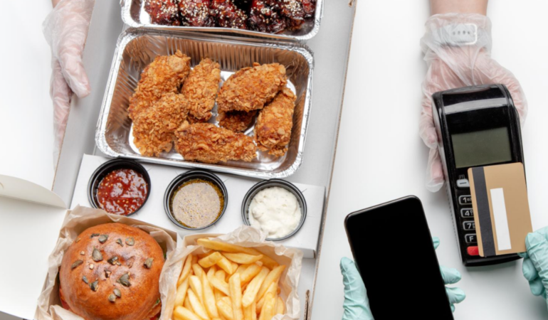 Uber kurumsal catering platformu ezCater için 2,3 milyar dolarlık nakit anlaşma imzaladı