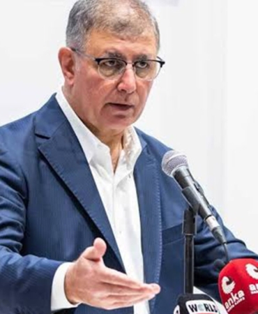 Saygı Öztürk Cemil Tugay ile Geçmişteki Parti Değiştirme Diyaloğunu Anlattı