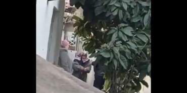Esenyurt'ta Gecekondu Bahçesindeki Uyuşturucu Alışverişi Polis Kamerasında