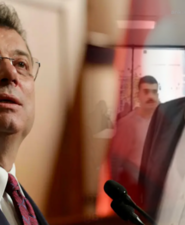 Silivri'deki İBB Duruşması Öncesi Hasan İmamoğlu Kendisine Gösterilen Destek Karşısında Gözyaşlarını Tutamadı
