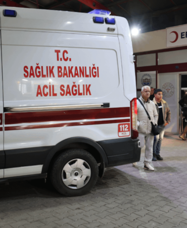 İzmir Konak sahilinde laf atma tartışmasında bir kişinin kulağı ısırılarak koparıldı