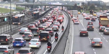 İstanbul'da haftanın ilk gününde trafik yoğunluğu Anadolu Yakası'nda yüzde 78'i buldu