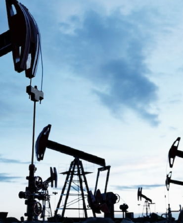 Küresel piyasalarda tırmanan Orta Doğu gerilimiyle Brent petrol 115 dolar eşiğini aştı
