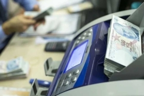 Cumhuriyet Bayramı Öncesinde Bankalar ve Kamu Kurumları 28 Ekim'de Yarım Gün Çalışacak